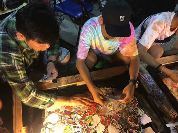 ตลาดนัดกลางคืนแบกะดิน ตลาดนัดกลางคืนแบกะดิน