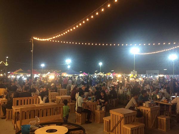 ตลาดนัดกลางคืนแบกะดิน ตลาดนัดกลางคืนแบกะดิน
