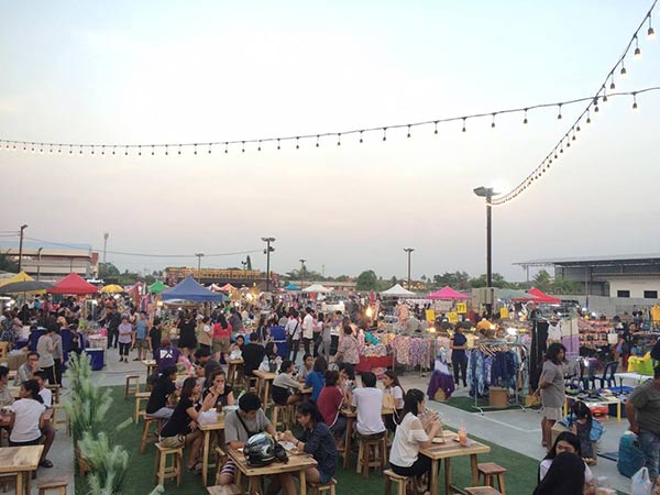 ตลาดนัดกลางคืนแบกะดิน ตลาดนัดกลางคืนแบกะดิน