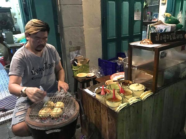ร้านอาหารแพร่งภูธร ร้านอาหารแพร่งภูธร