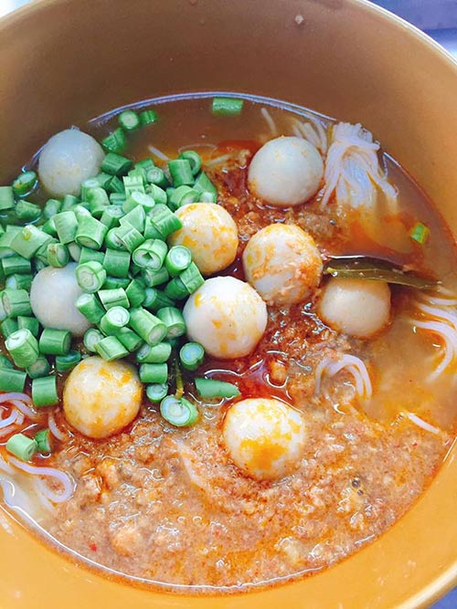 ร้านขนมจีนน้ำยาอร่อยเด็ด ร้านขนมจีนน้ำยาอร่อยเด็ด