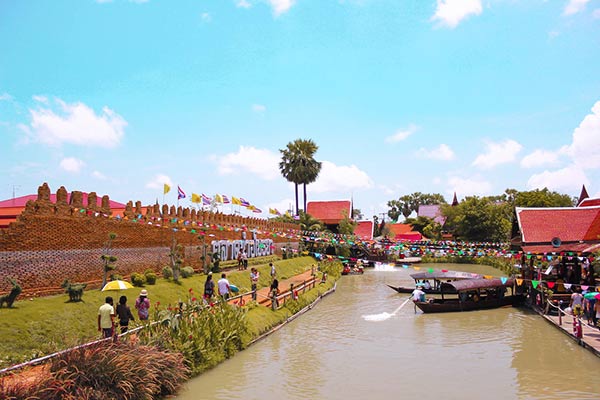 10 ตลาดน้ำใกล้กรุงเทพฯ 10 ตลาดน้ำใกล้กรุงเทพฯ