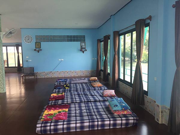 ที่พักหน้าฝน ที่พักหน้าฝน