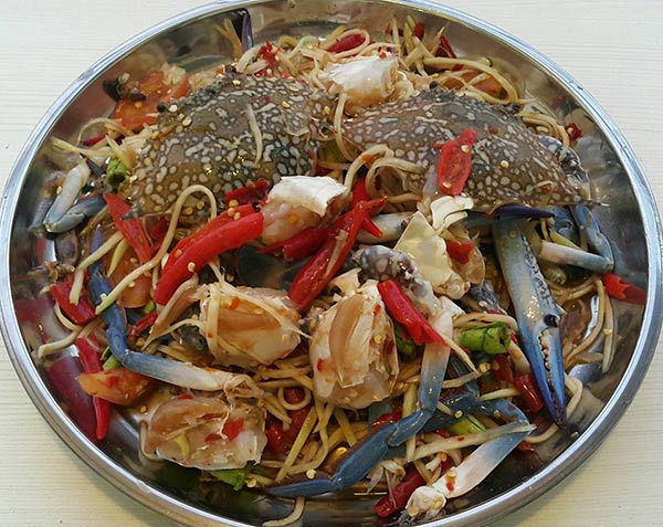 ร้านตำนรกแตก ส้มตำถาดตลาดนัดรถไฟ ร้านตำนรกแตก ส้มตำถาดตลาดนัดรถไฟ