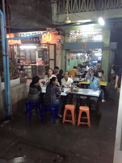 ร้านก๋วยเตี๋ยวคั่วไก่ ร้านก๋วยเตี๋ยวคั่วไก่