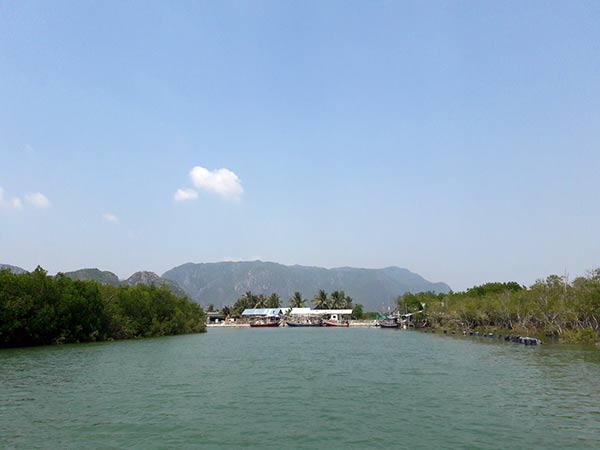ล่องเรือคลองเขาแดง เขาสามร้อยยอด ล่องเรือคลองเขาแดง เขาสามร้อยยอด