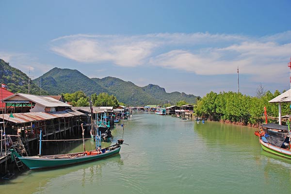 ล่องเรือคลองเขาแดง เขาสามร้อยยอด ล่องเรือคลองเขาแดง เขาสามร้อยยอด