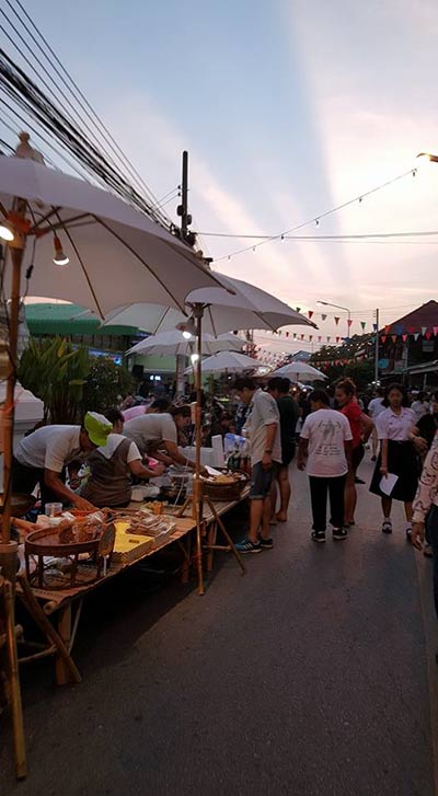 ถนนคนเดินประตูสาร สุพรรณบุรี ถนนคนเดินประตูสาร สุพรรณบุรี