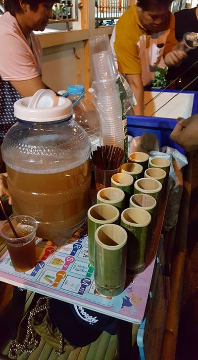 ถนนคนเดินประตูสาร สุพรรณบุรี ถนนคนเดินประตูสาร สุพรรณบุรี