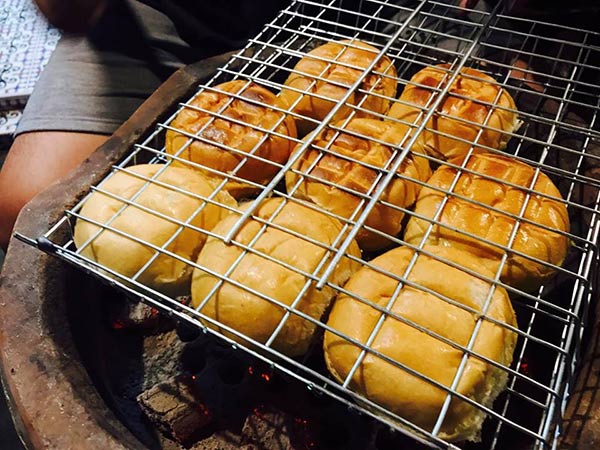 ร้านขนมปังปิ้ง ร้านขนมปังปิ้ง