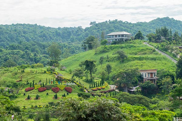 สถานที่ท่องเที่ยววังน้ำเขียว สถานที่ท่องเที่ยววังน้ำเขียว