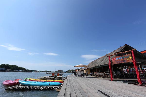 ที่พักริมน้ำ ที่พักริมน้ำ