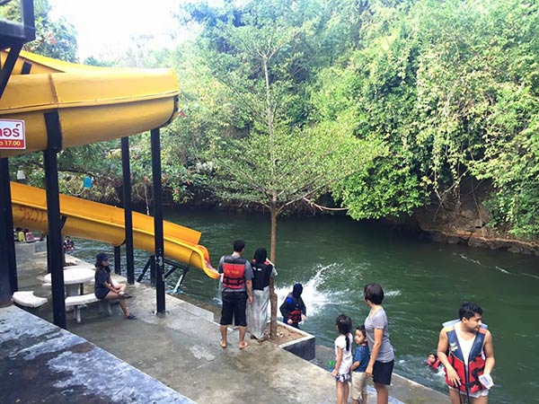 ที่พักริมน้ำ ที่พักริมน้ำ