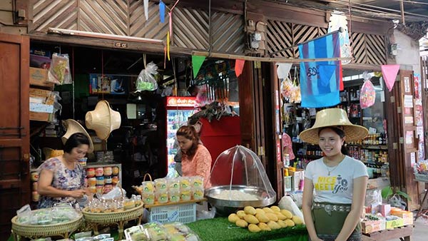 ตลาดริมน้ำวัดนังคัลจันตรี ตลาดริมน้ำวัดนังคัลจันตรี