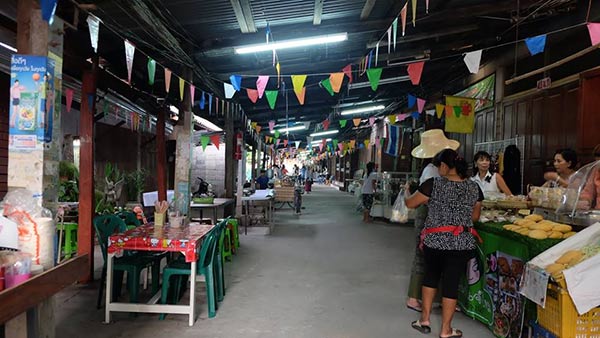ตลาดริมน้ำวัดนังคัลจันตรี ตลาดริมน้ำวัดนังคัลจันตรี