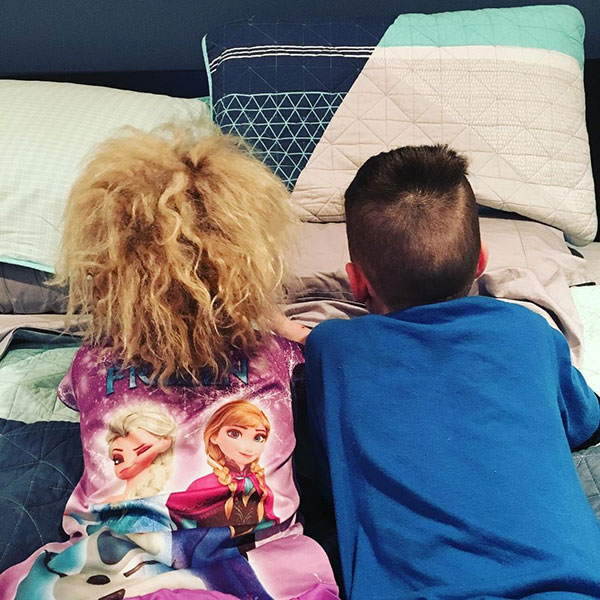 หนูน้อย 7 ขวบ ป่วยโรคแปลก ผมหวีไม่ได้ แต่กลายเป็นเก๋ไปอีกแบบ หนูน้อย 7 ขวบ ป่วยโรคแปลก ผมหวีไม่ได้ แต่กลายเป็นเก๋ไปอีกแบบ