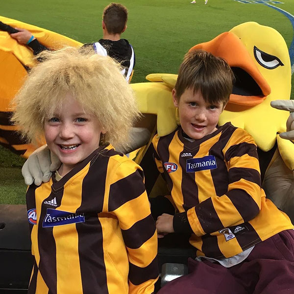 หนูน้อย 7 ขวบ ป่วยโรคแปลก ผมหวีไม่ได้ แต่กลายเป็นเก๋ไปอีกแบบ หนูน้อย 7 ขวบ ป่วยโรคแปลก ผมหวีไม่ได้ แต่กลายเป็นเก๋ไปอีกแบบ