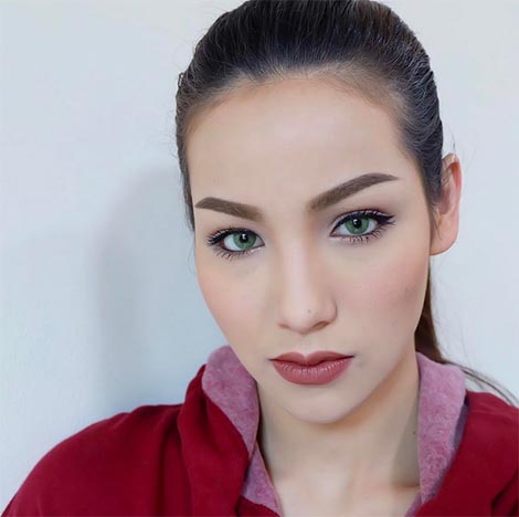 จูลี่ The Face จูลี่ The Face