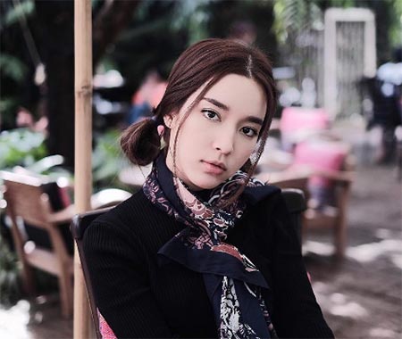 โม มนชนก โม มนชนก