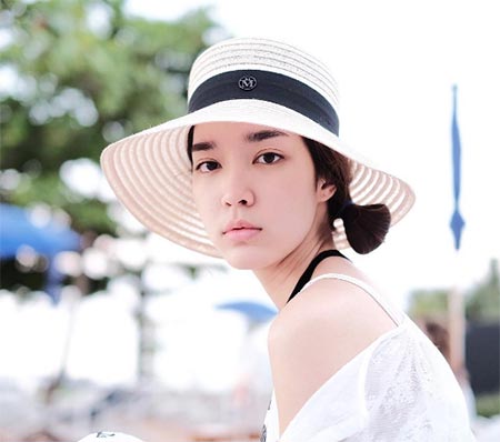 โม มนชนก โม มนชนก