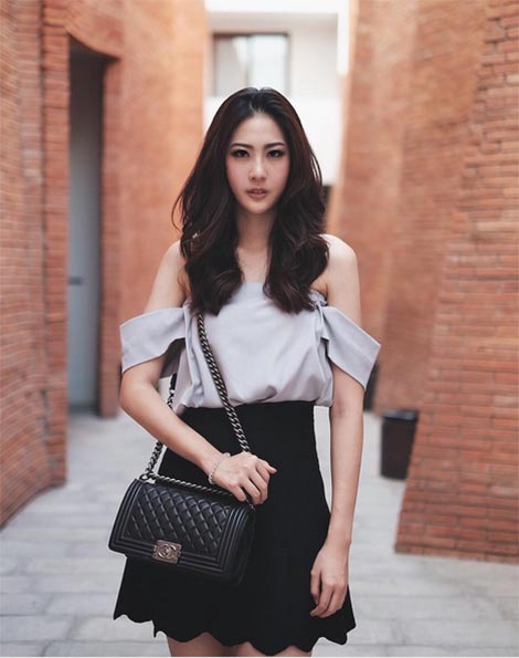 เม็ดพลอย the face เม็ดพลอย the face