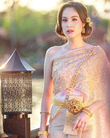 แต่งหน้าชุดไทย แต่งหน้าชุดไทย