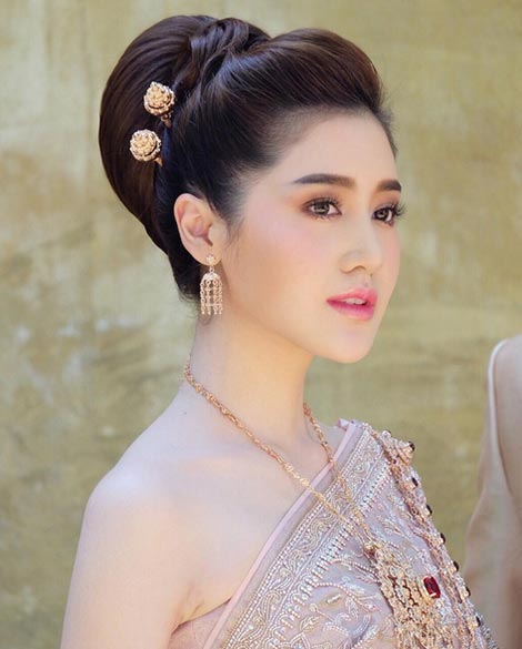 แต่งหน้าชุดไทย แต่งหน้าชุดไทย