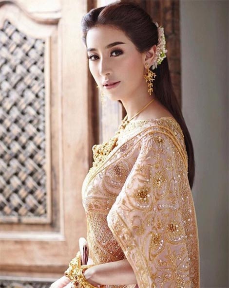 แต่งหน้าชุดไทย แต่งหน้าชุดไทย