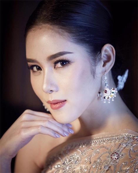 แต่งหน้าชุดไทย แต่งหน้าชุดไทย