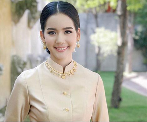 แต่งหน้าชุดไทย แต่งหน้าชุดไทย