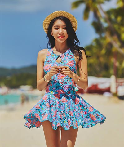 ชุดว่ายน้ำแบบเรียบร้อย ชุดว่ายน้ำแบบเรียบร้อย