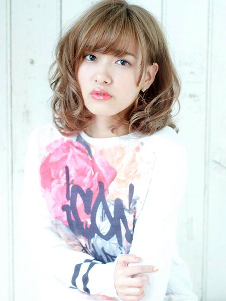 ทรงผมสั้นดัดลอน ทรงผมสั้นดัดลอน