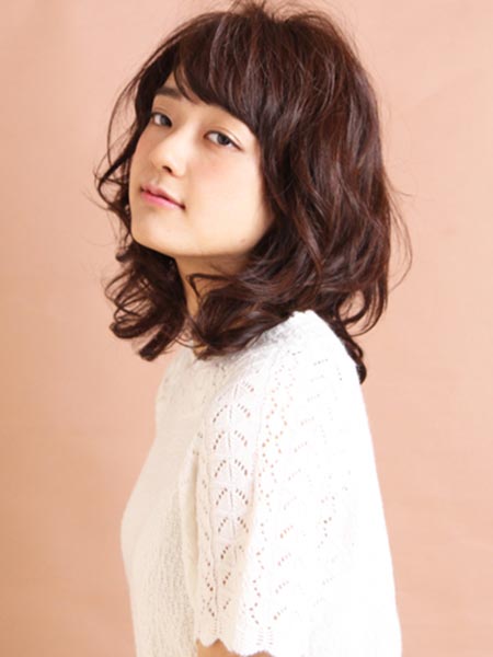 ทรงผมสั้นดัดลอน ทรงผมสั้นดัดลอน