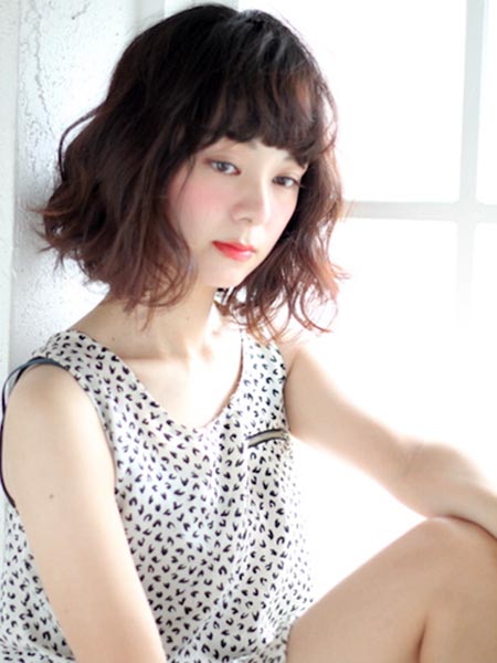 ทรงผมสั้นดัดลอน ทรงผมสั้นดัดลอน