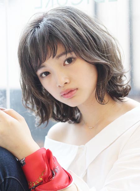 ทรงผมสั้นดัดลอน ทรงผมสั้นดัดลอน