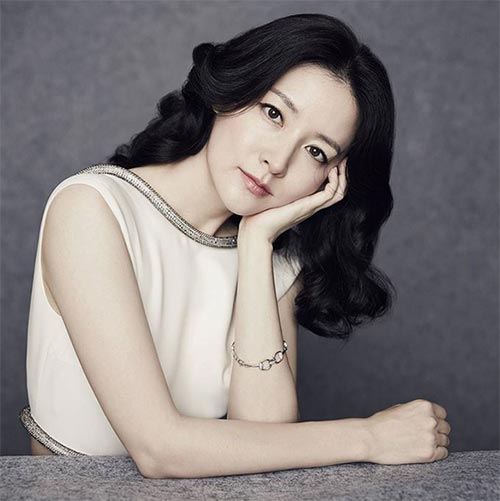 ทรงผมผู้หญิง วัย 40+ ทรงผมผู้หญิง วัย 40+