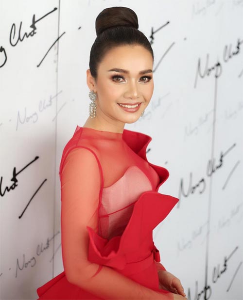 ทรงผมรวบตึง ทรงผมรวบตึง