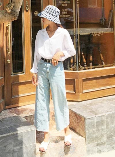เสื้อเชิ้ตผู้หญิงสีขาว กางเกงยีนส์ เสื้อเชิ้ตผู้หญิงสีขาว กางเกงยีนส์