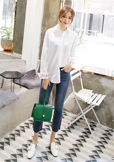 เสื้อเชิ้ตผู้หญิงสีขาว กางเกงยีนส์ เสื้อเชิ้ตผู้หญิงสีขาว กางเกงยีนส์