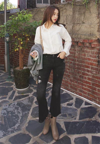 เสื้อเชิ้ตผู้หญิงสีขาว กางเกงยีนส์ เสื้อเชิ้ตผู้หญิงสีขาว กางเกงยีนส์