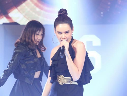 ทรงผมรวบตึง ทรงผมรวบตึง