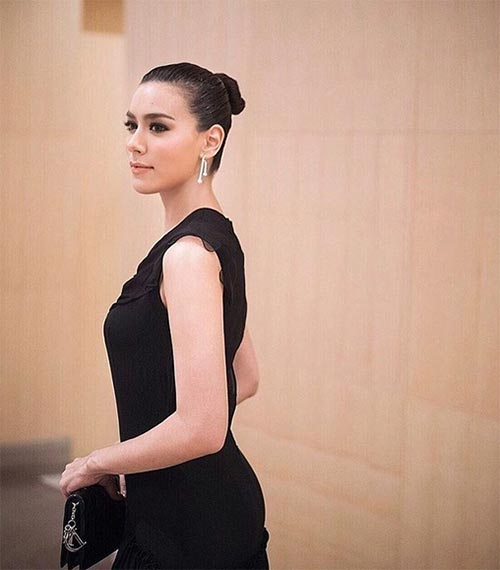 ทรงผมรวบตึง ทรงผมรวบตึง