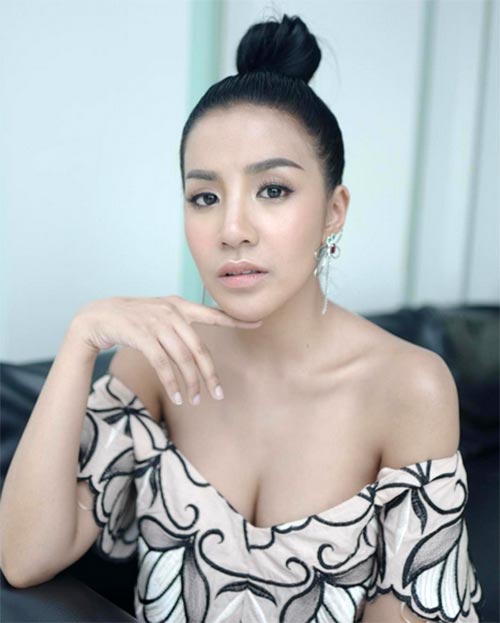 ทรงผมรวบตึง ทรงผมรวบตึง