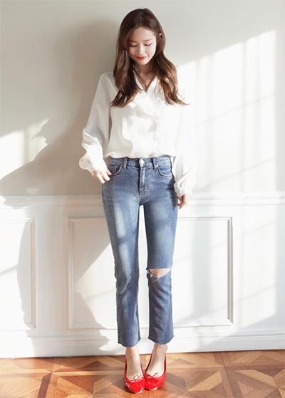 เสื้อเชิ้ตผู้หญิงสีขาว กางเกงยีนส์ เสื้อเชิ้ตผู้หญิงสีขาว กางเกงยีนส์