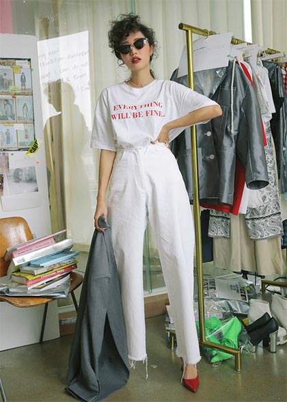 แต่งตัวสีขาว แต่งตัวสีขาว