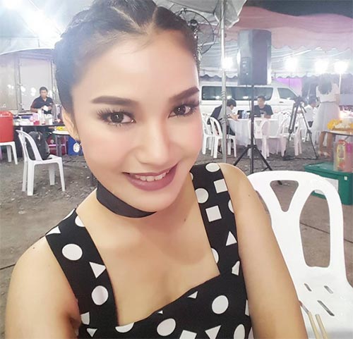 ชมพู่ ก่อนบ่าย ชมพู่ ก่อนบ่าย