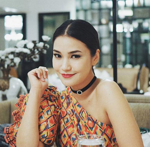 ชมพู่ ก่อนบ่าย ชมพู่ ก่อนบ่าย