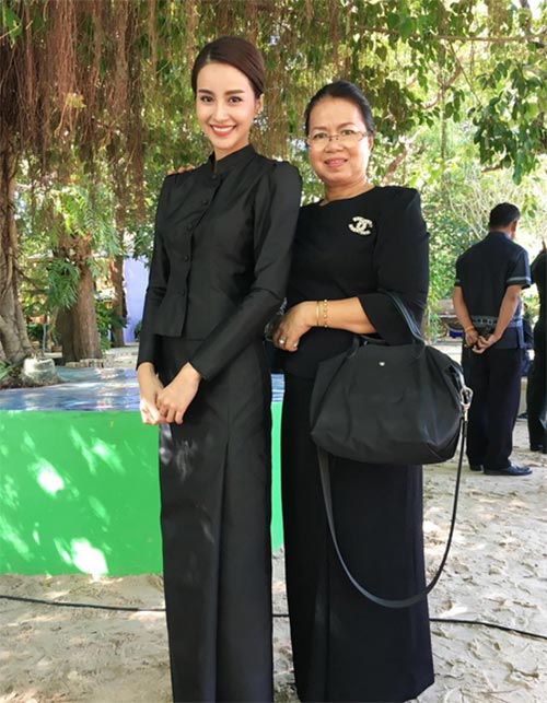 ชุดไทยจิตรลดาสีดำ ชุดไทยจิตรลดาสีดำ