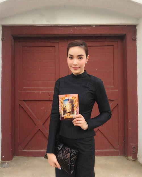 ชุดไทยจิตรลดาสีดำ ชุดไทยจิตรลดาสีดำ