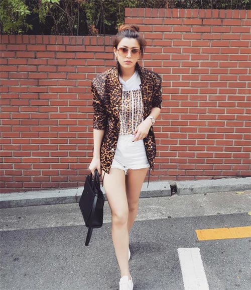 เอมมี่ มรกต เอมมี่ มรกต